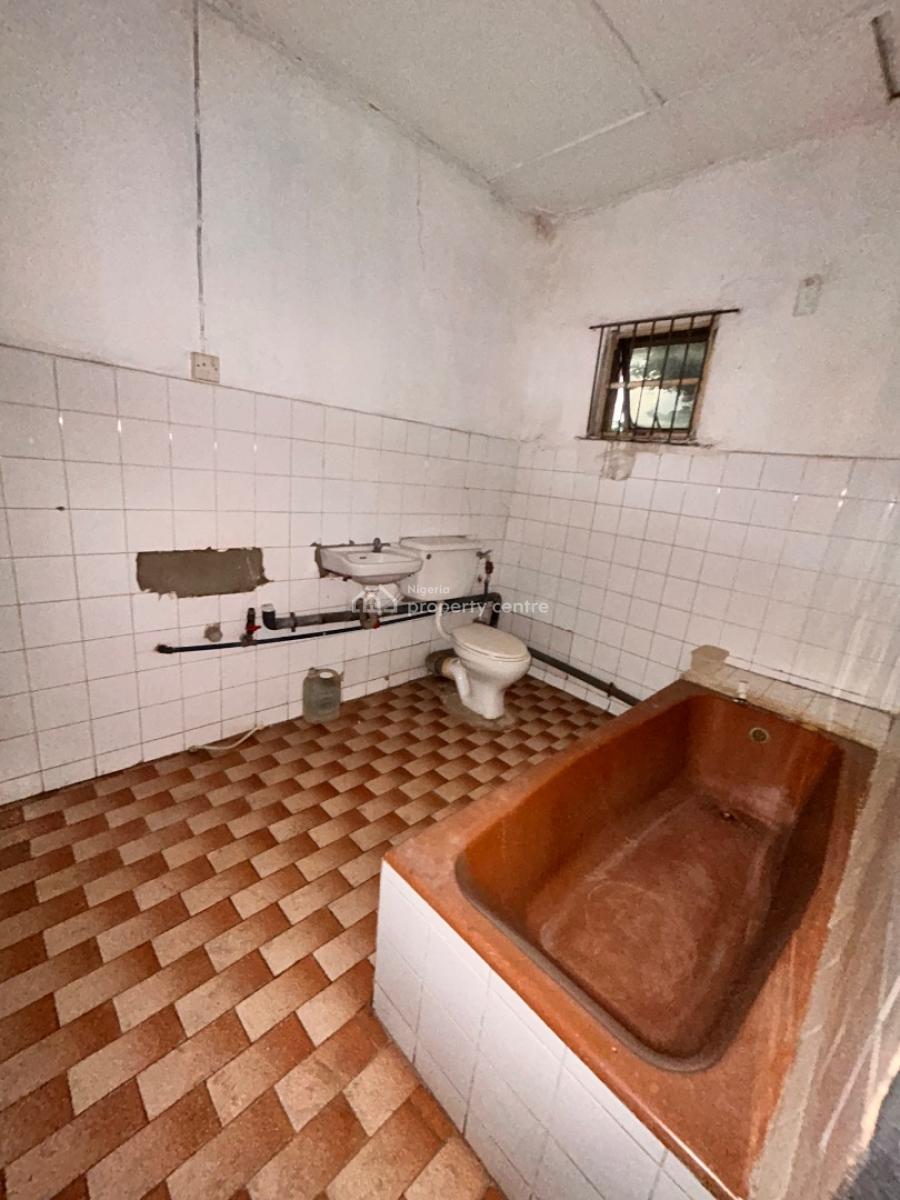 Very Decent 2bedroom Flat (upstairs), Off Ajibola Crescent, Alapere, Ketu, Lagos, Flat / Apartment for Rent