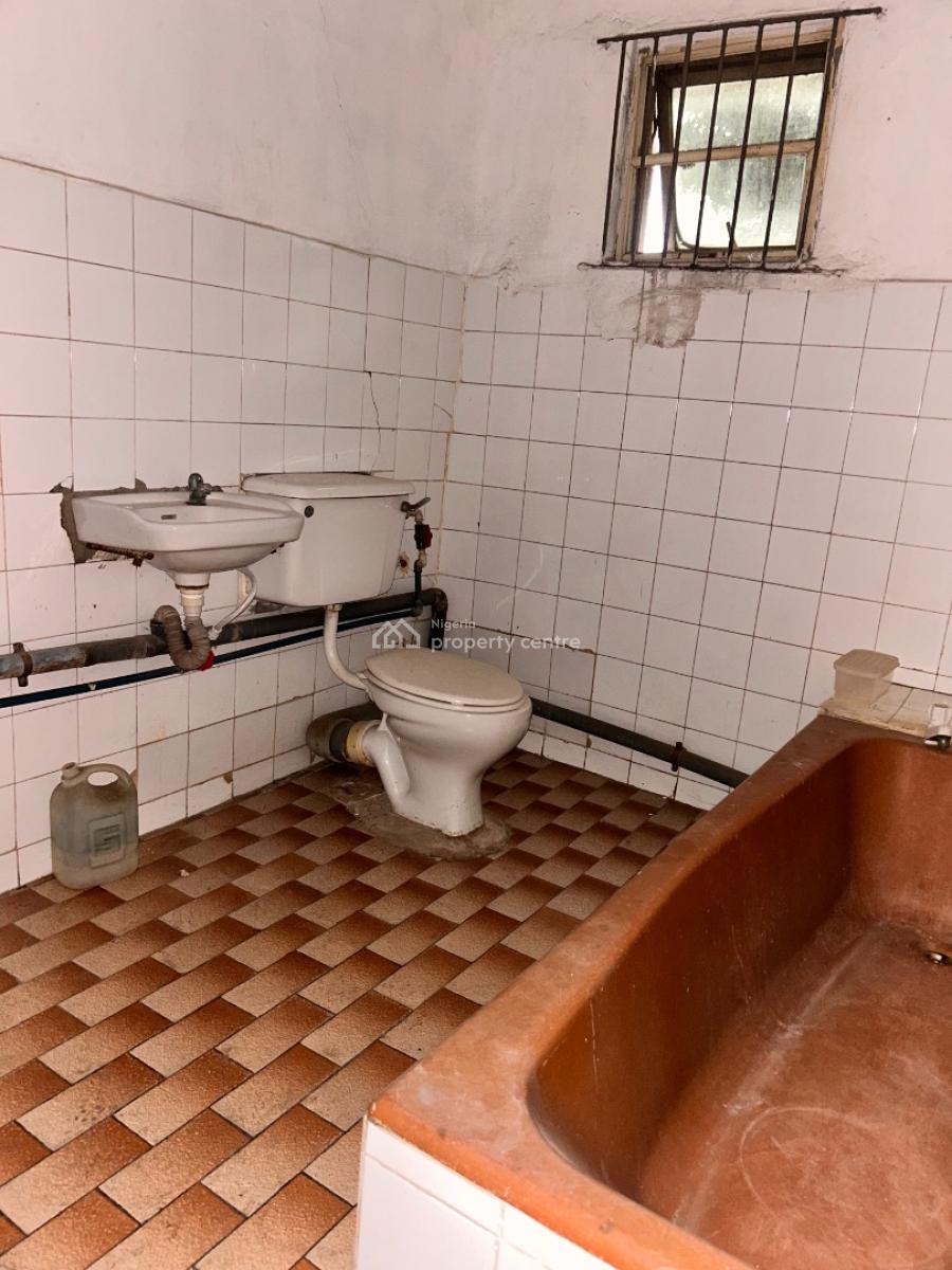 Very Decent 2bedroom Flat (upstairs), Off Ajibola Crescent, Alapere, Ketu, Lagos, Flat / Apartment for Rent