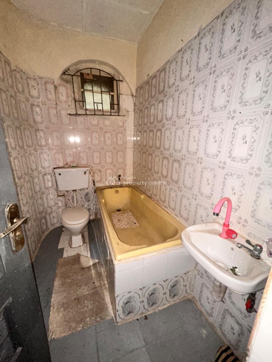 Very Decent 2bedroom Flat (upstairs), Off Ajibola Crescent, Alapere, Ketu, Lagos, Flat / Apartment for Rent