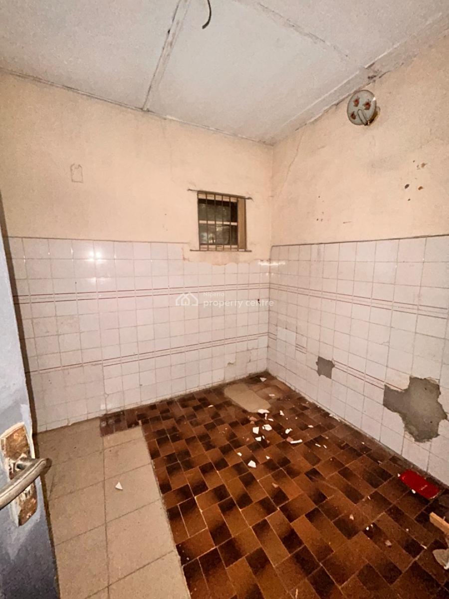 Very Decent 2bedroom Flat (upstairs), Off Ajibola Crescent, Alapere, Ketu, Lagos, Flat / Apartment for Rent