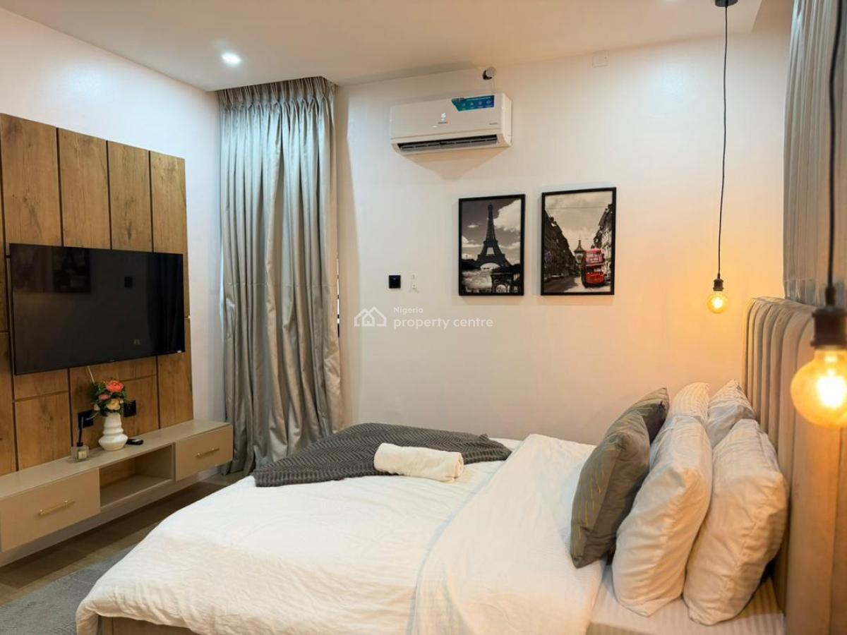 Cute 1 Bed with Pool,ps5,cctv,balcony, Freedom Way, Lekki Phase 1, Lekki, Lagos, Flat / Apartment Short Let