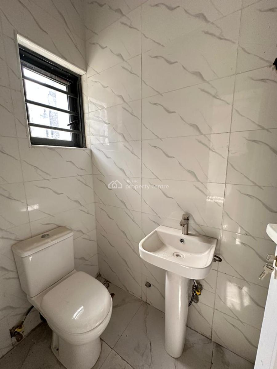 Luxury Spacious 3 Bedroom Apartment, Mobile Road, Ilaje, Ajah, Lagos, Flat / Apartment for Sale