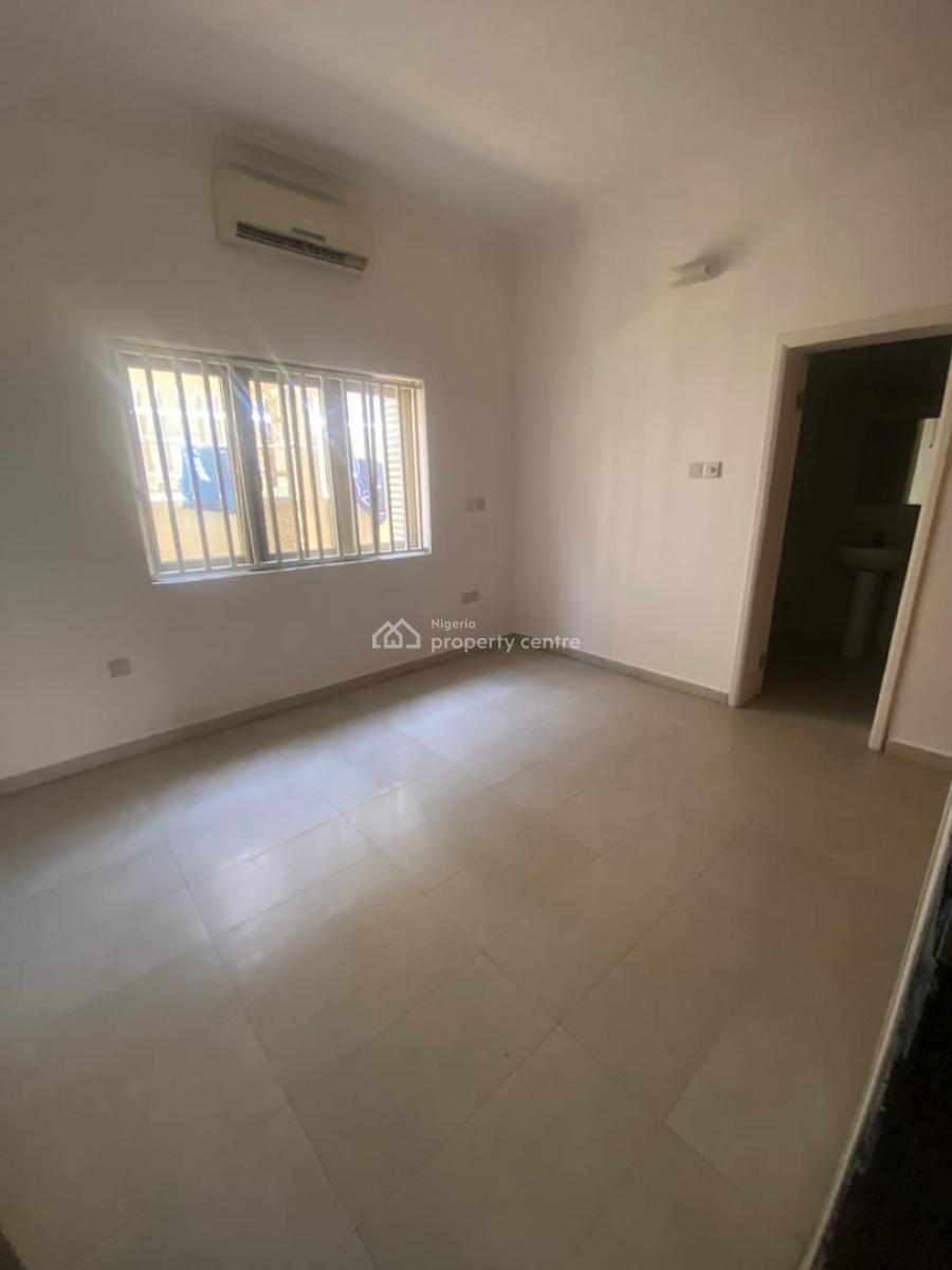 Spacious Room in 3 Bedroom to Share Only Kitchen, Fatai Ariebeke Street, Lekki Phase 1, Lekki, Lagos, Self Contain (single Rooms) for Rent