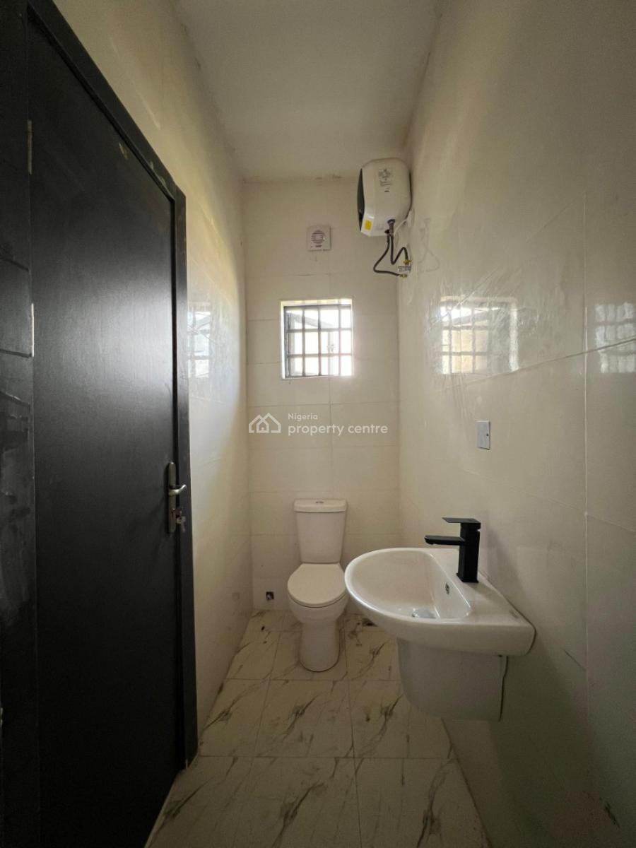 Spacious 2 Bedroom Apartment with Pool, Lekki Scheme 2,ajah, Ajah, Lagos, Flat / Apartment for Rent