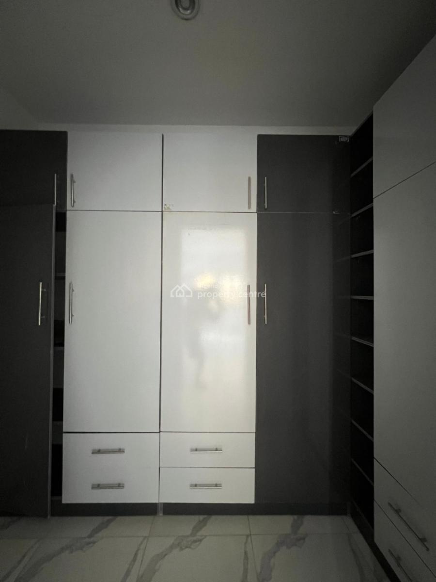 Spacious 2 Bedroom Apartment with Pool, Lekki Scheme 2,ajah, Ajah, Lagos, Flat / Apartment for Rent