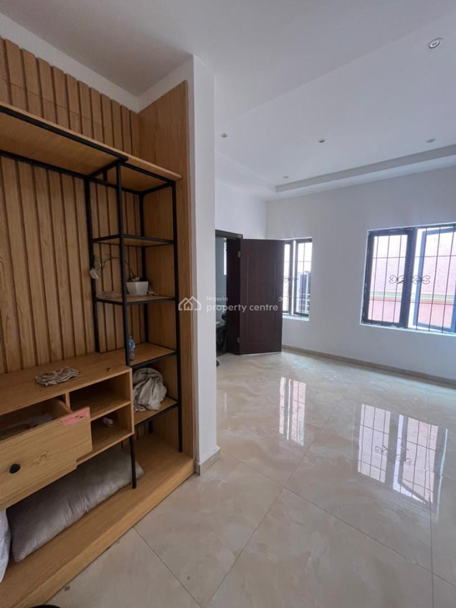 Luxury Service 3 Bedroom Apartment, Lekki Phase 1, Lekki, Lagos, Flat / Apartment for Rent