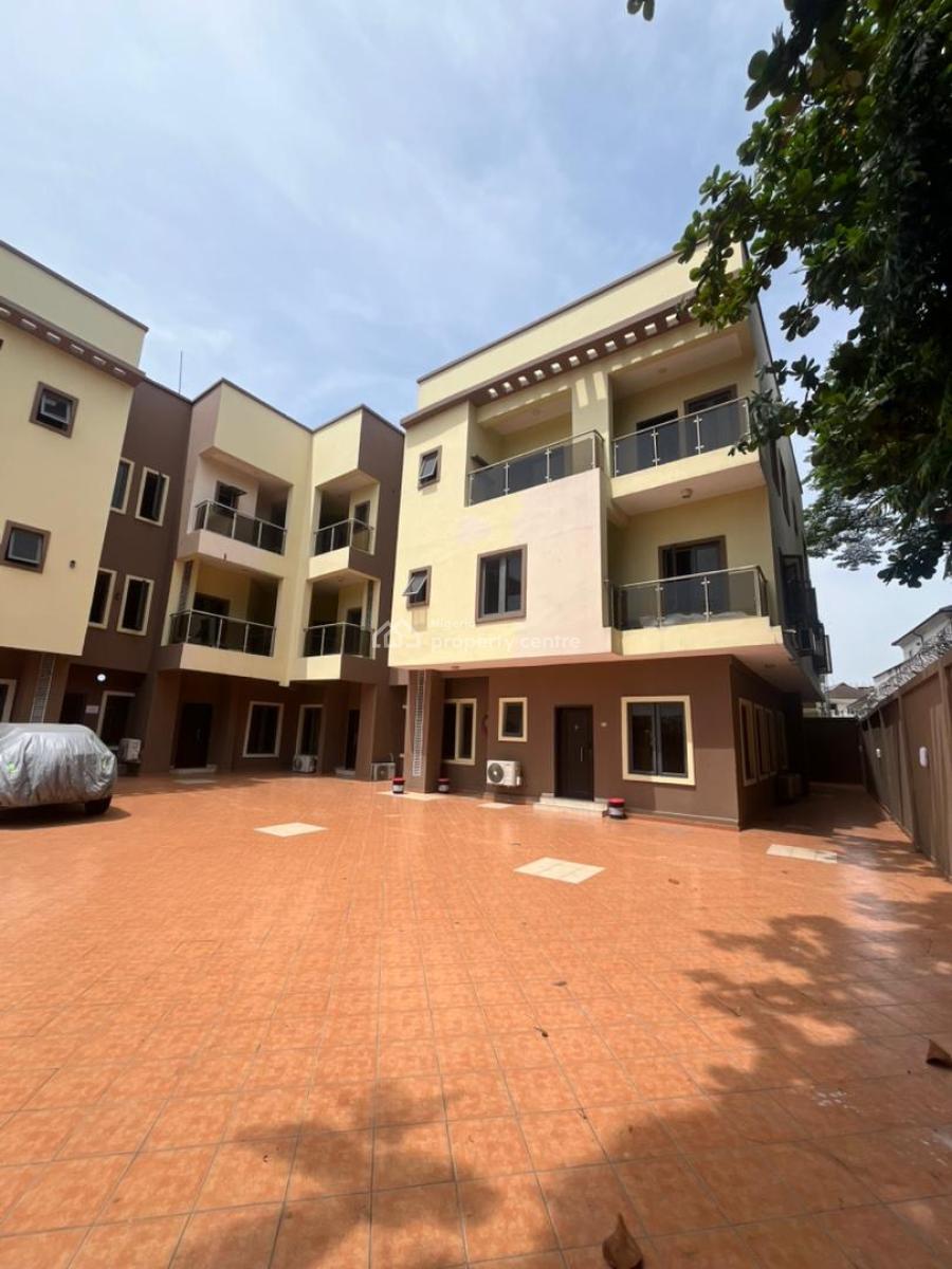 Luxury Service 3 Bedroom Apartment, Lekki Phase 1, Lekki, Lagos, Flat / Apartment for Rent