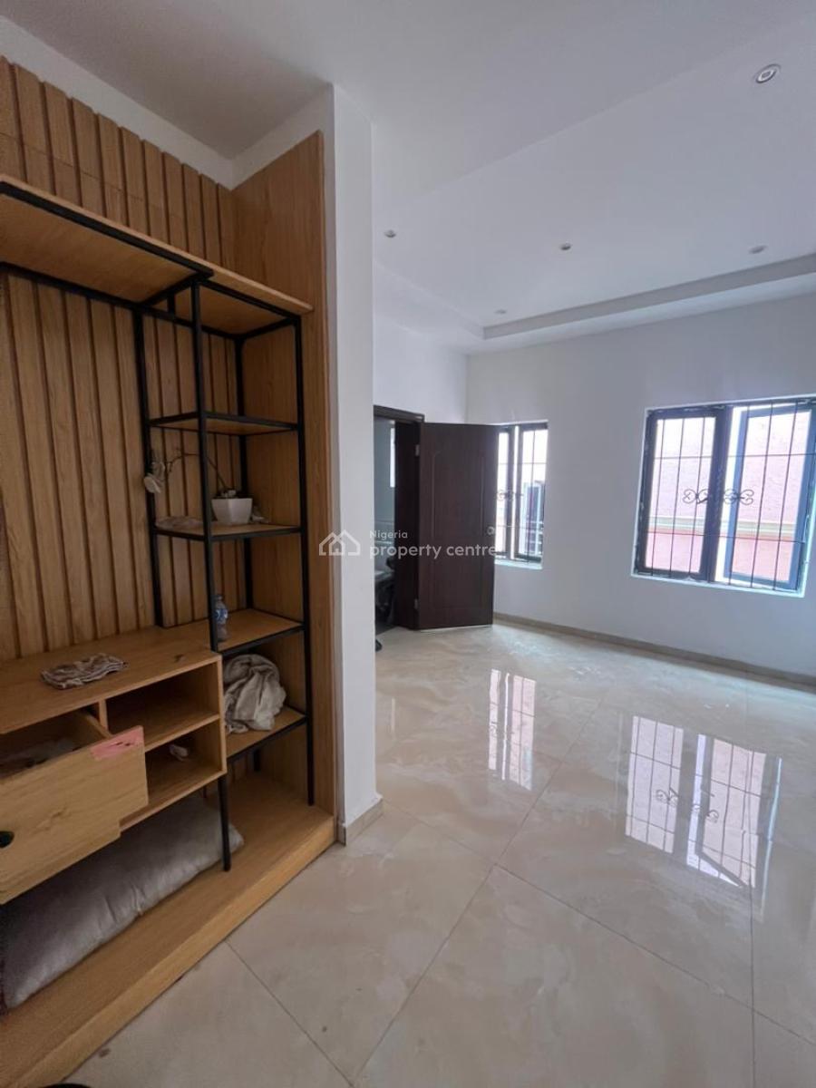 Luxury Service 3 Bedroom Apartment, Lekki Phase 1, Lekki, Lagos, Flat / Apartment for Rent