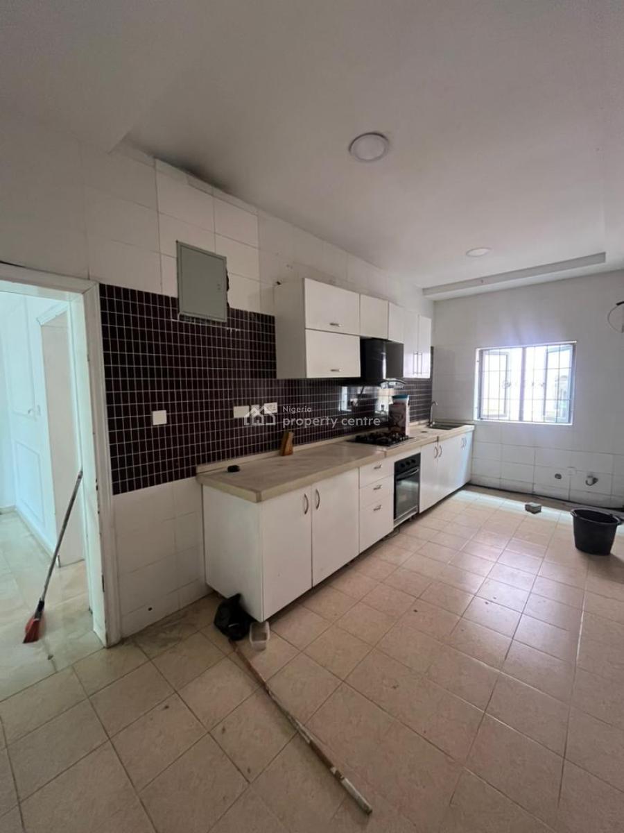 Luxury Service 3 Bedroom Apartment, Lekki Phase 1, Lekki, Lagos, Flat / Apartment for Rent