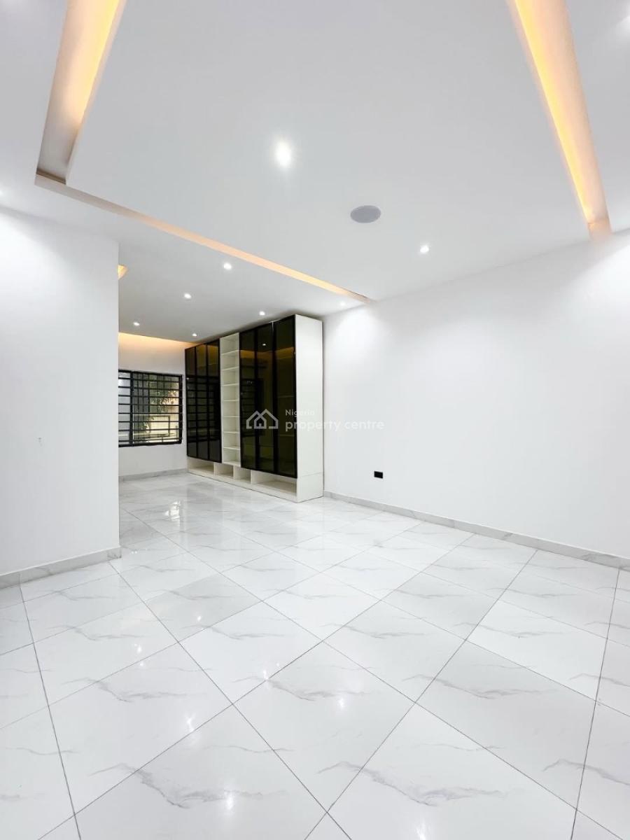 Lovely 3 Bedroom Apartment with Bq, Lekki Phase 1, Lekki Phase 1, Lekki, Lagos, Block of Flats for Sale
