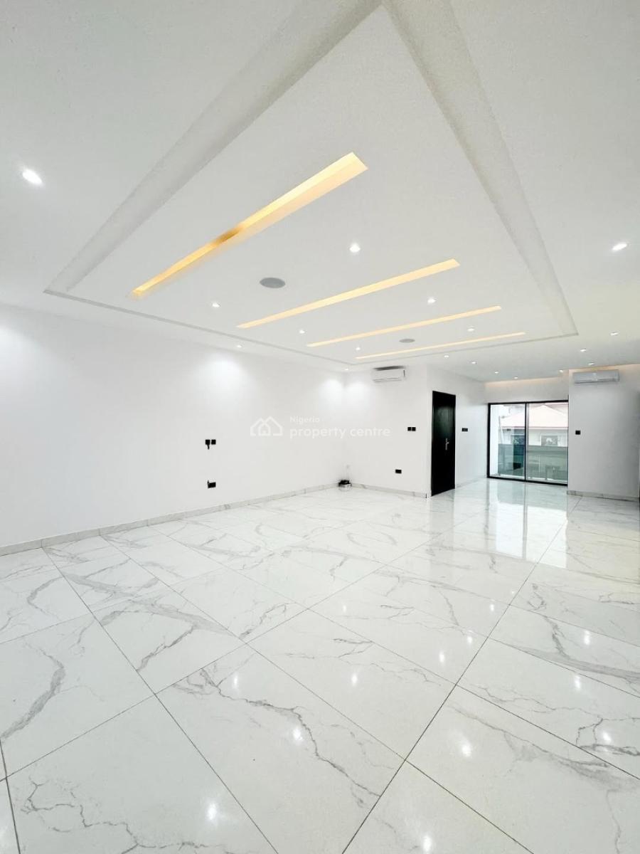 Lovely 3 Bedroom Apartment with Bq, Lekki Phase 1, Lekki Phase 1, Lekki, Lagos, Block of Flats for Sale
