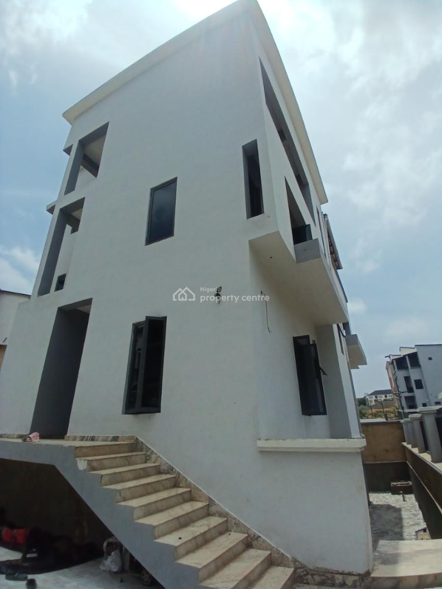 Well Built 5 Bedroom Detached Duplex with a Swimming Pool, Guzape Abuja Diplomatic Zone, Guzape District, Abuja, Detached Duplex for Sale