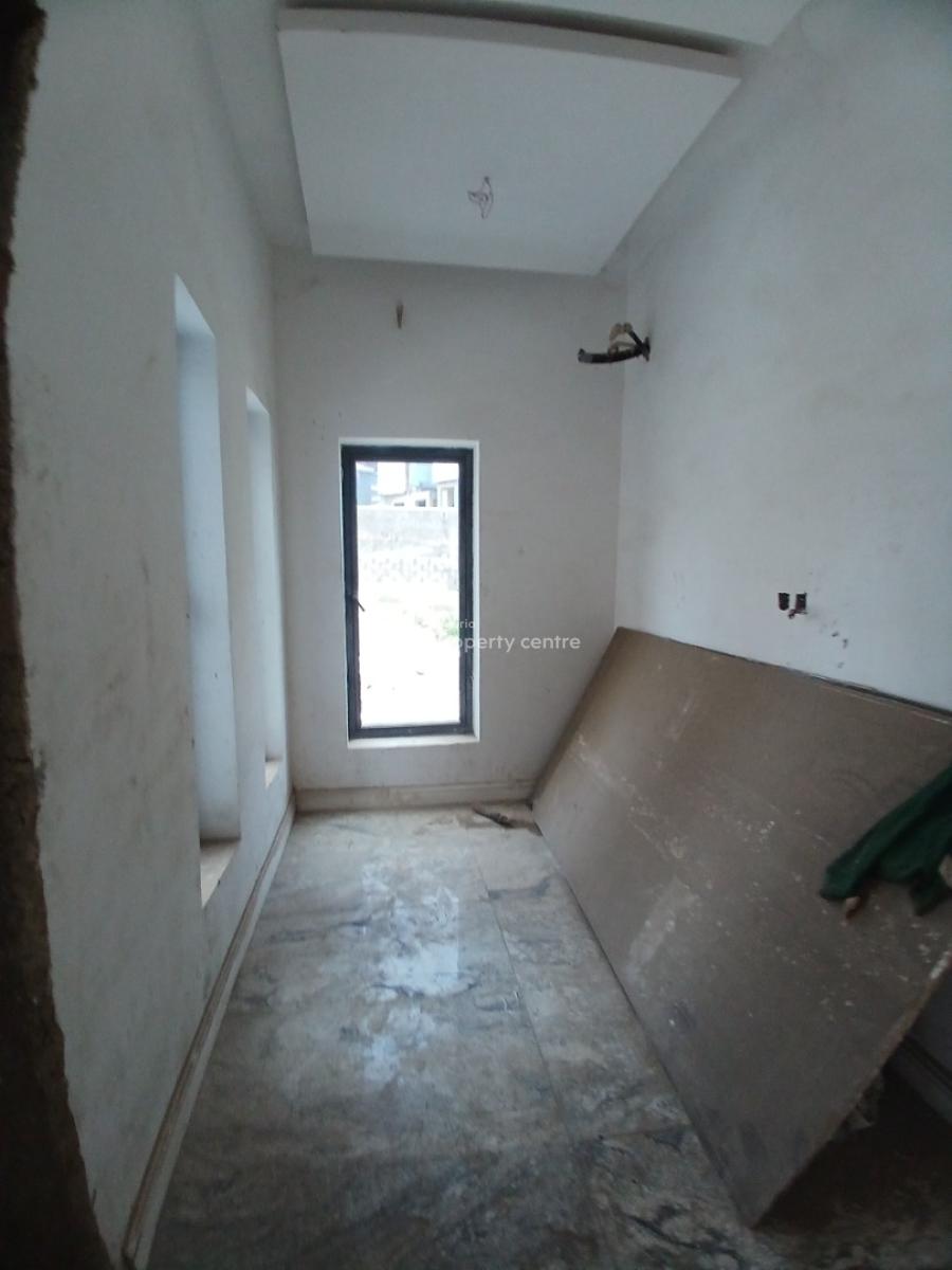 Well Built 5 Bedroom Detached Duplex with a Swimming Pool, Guzape Abuja Diplomatic Zone, Guzape District, Abuja, Detached Duplex for Sale