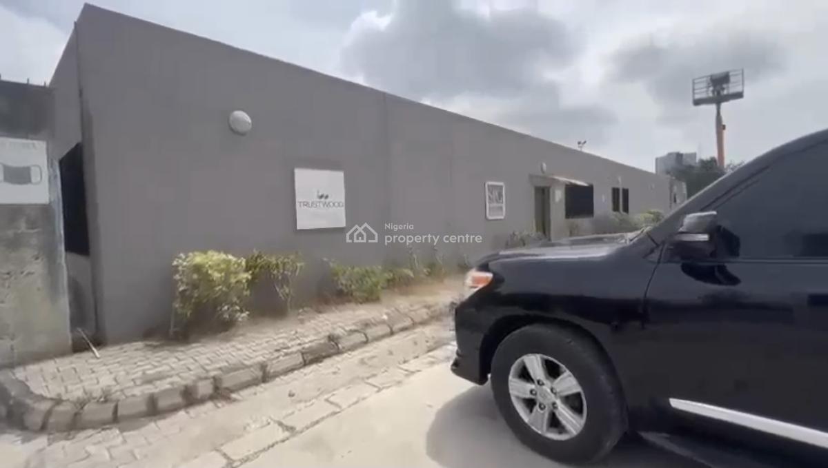 Waterfront 5400sqm   *location:* Oyinkan Abayomi Drive (queens Drive), Oyinkan Abayomi Drive (queens Drive), Old Ikoyi, Ikoyi, Lagos, Mixed-use Land for Sale