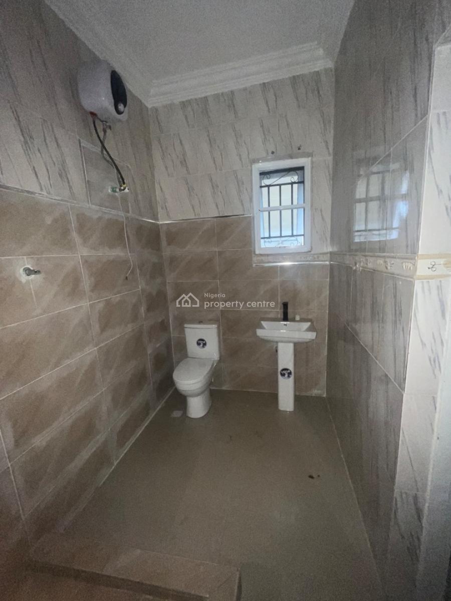Parlour & En-suite Masters Bedroom with Balcony, Chevron Lekki, Lekki, Lagos, Mini Flat (room and Parlour) for Rent
