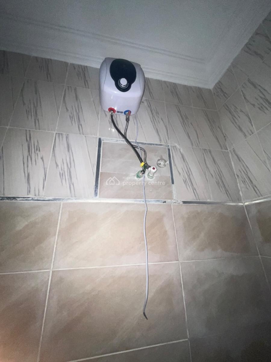 Parlour & En-suite Masters Bedroom with Balcony, Chevron Lekki, Lekki, Lagos, Mini Flat (room and Parlour) for Rent