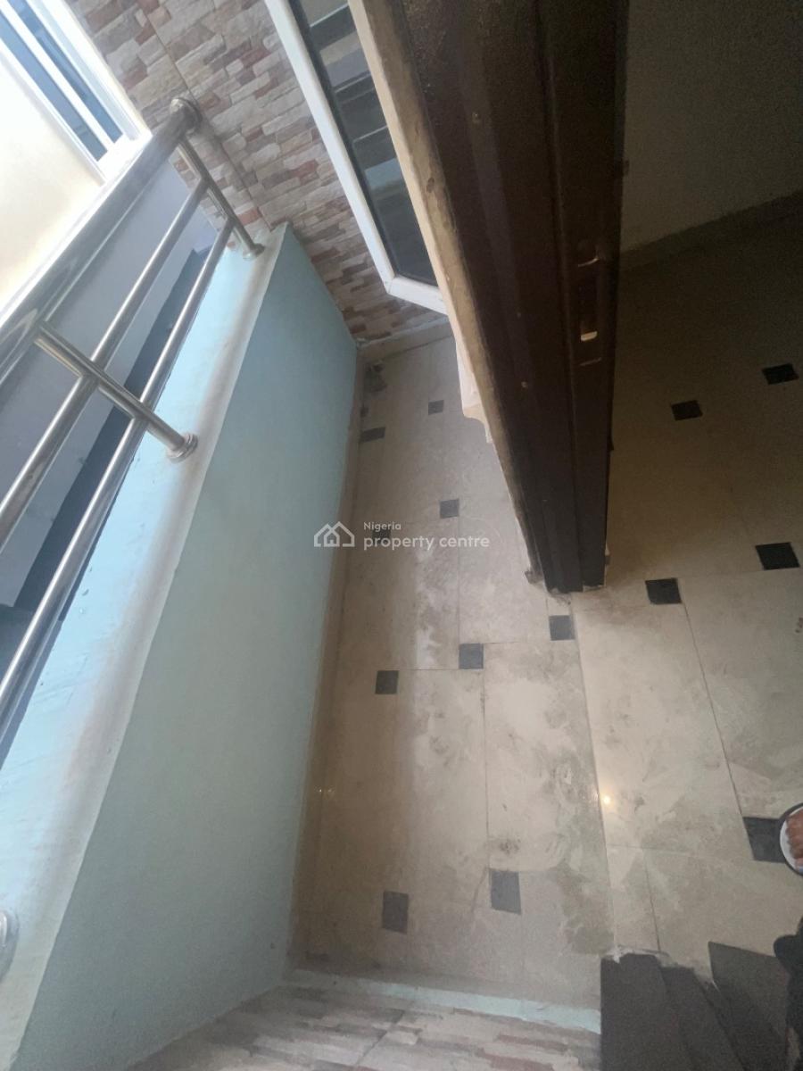 Parlour & En-suite Masters Bedroom with Balcony, Chevron Lekki, Lekki, Lagos, Mini Flat (room and Parlour) for Rent