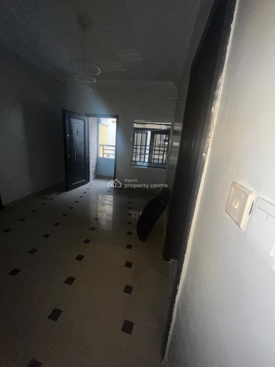 Parlour & En-suite Masters Bedroom with Balcony, Chevron Lekki, Lekki, Lagos, Mini Flat (room and Parlour) for Rent