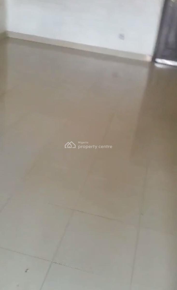 Spacious Decent 3 Bedroom Flat Upstairs, Off Olufemi Street, Surulere, Lagos, Flat / Apartment for Rent