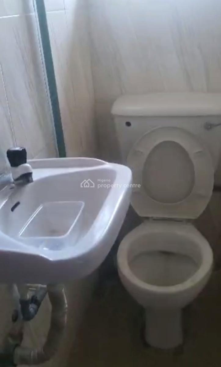 Spacious Decent 3 Bedroom Flat Upstairs, Off Olufemi Street, Surulere, Lagos, Flat / Apartment for Rent