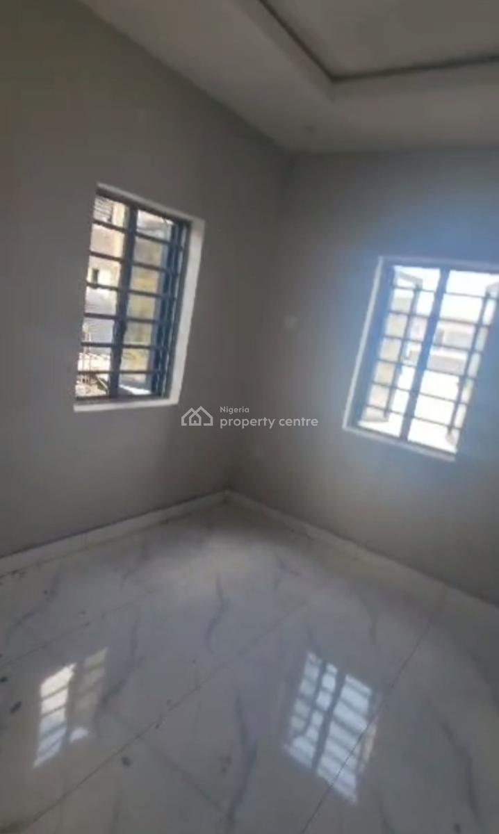 Newly Built, Executive, Standard Spacious 2 Bedroom Apartment Upstairs, Off Morrocco Road,, Shomolu, Lagos, Flat / Apartment for Rent