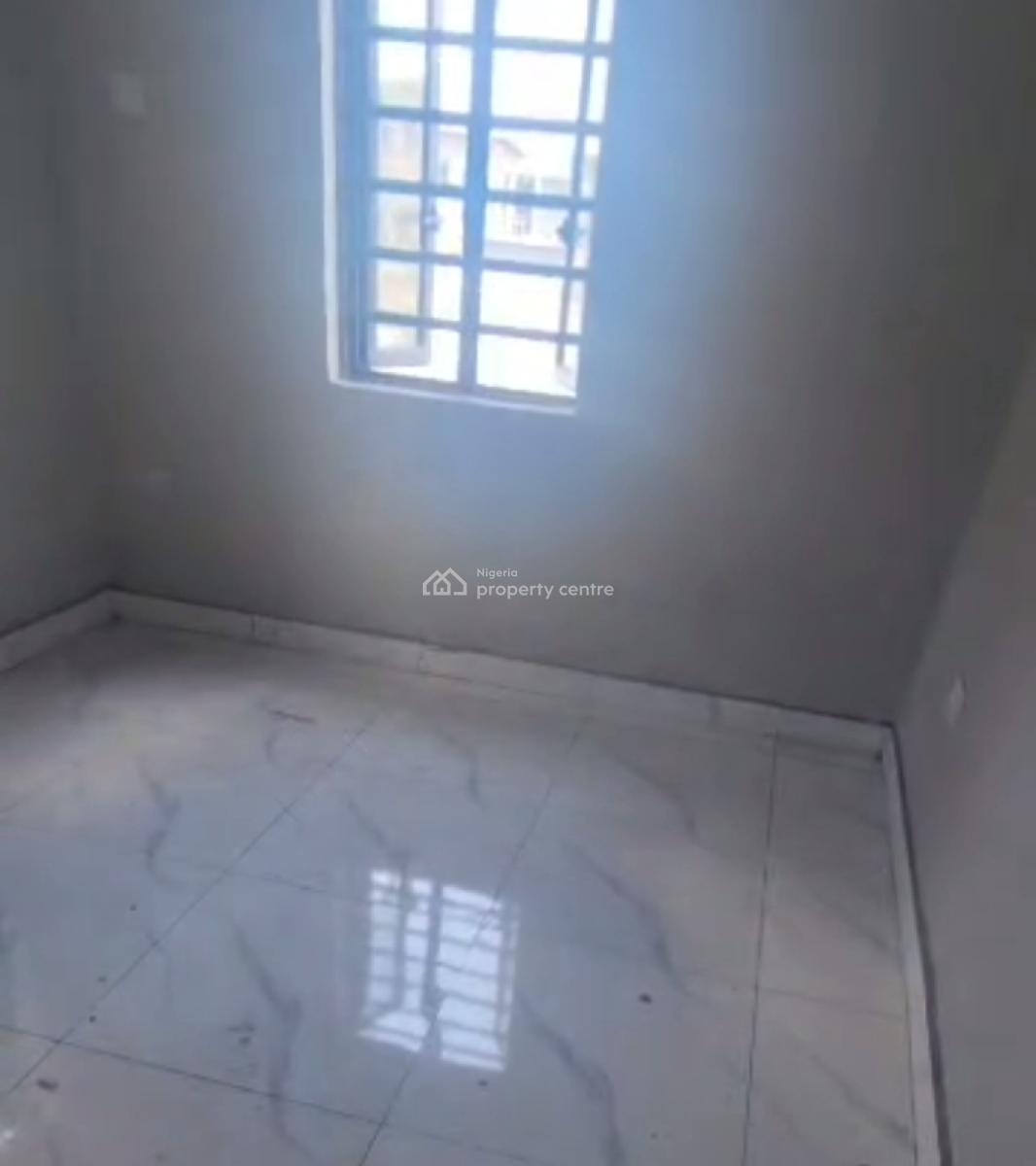 Newly Built, Executive, Standard Spacious 2 Bedroom Apartment Upstairs, Off Morrocco Road,, Shomolu, Lagos, Flat / Apartment for Rent