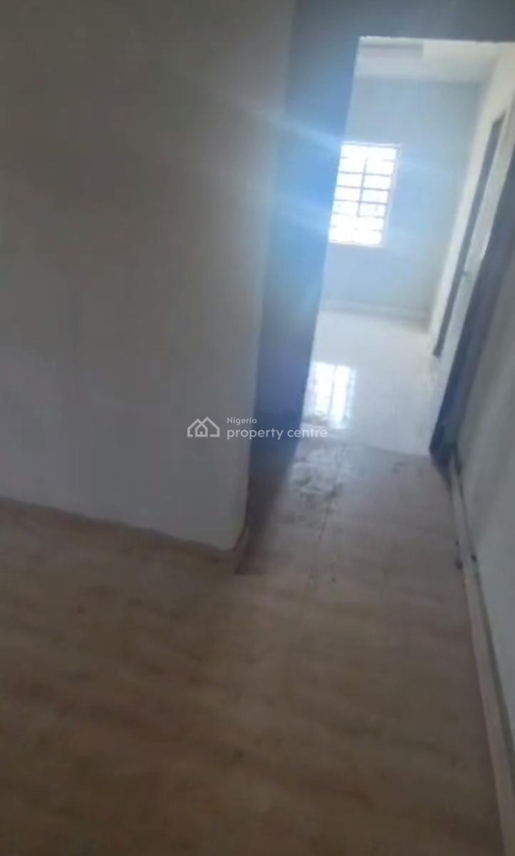Newly Built, Executive, Standard Spacious 2 Bedroom Apartment Upstairs, Off Morrocco Road,, Shomolu, Lagos, Flat / Apartment for Rent