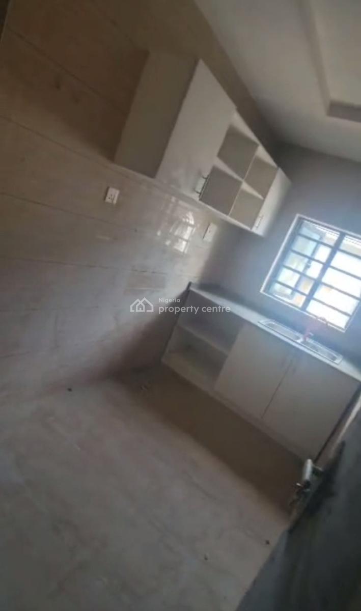 Newly Built, Executive, Standard Spacious 2 Bedroom Apartment Upstairs, Off Morrocco Road,, Shomolu, Lagos, Flat / Apartment for Rent