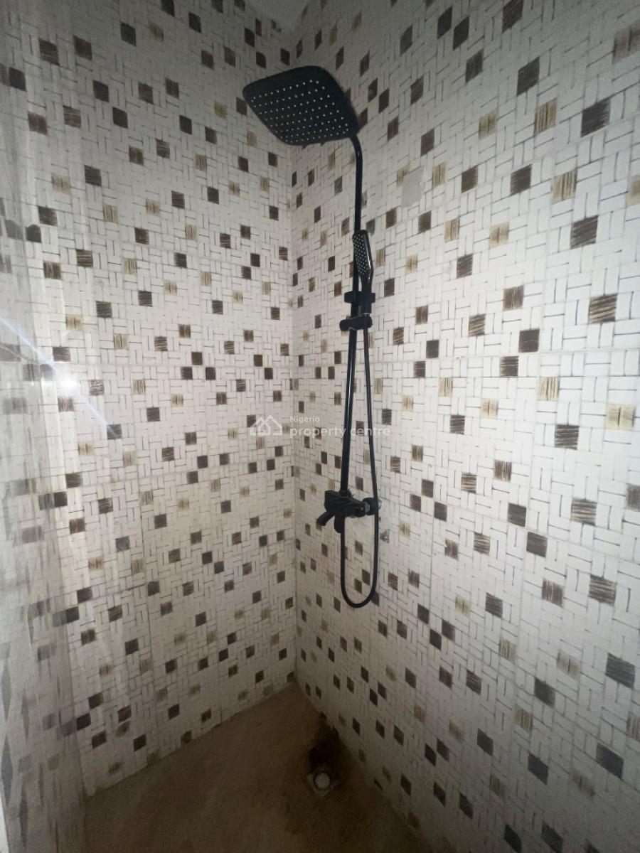 Spacious En-suite Semi Masters Bedroom, Chevron Lekki, Lekki, Lagos, Self Contain (single Rooms) for Rent