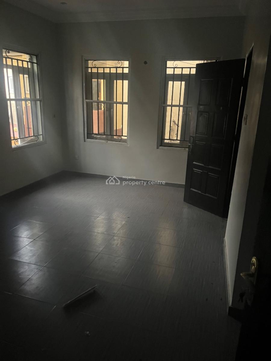Spacious En-suite Semi Masters Bedroom, Chevron Lekki, Lekki, Lagos, Self Contain (single Rooms) for Rent