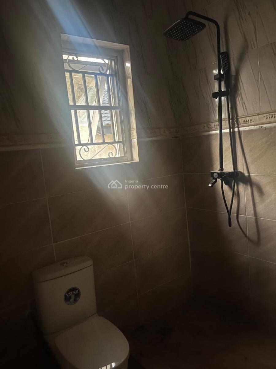 Spacious En-suite Semi Masters Bedroom, Chevron Lekki, Lekki, Lagos, Self Contain (single Rooms) for Rent
