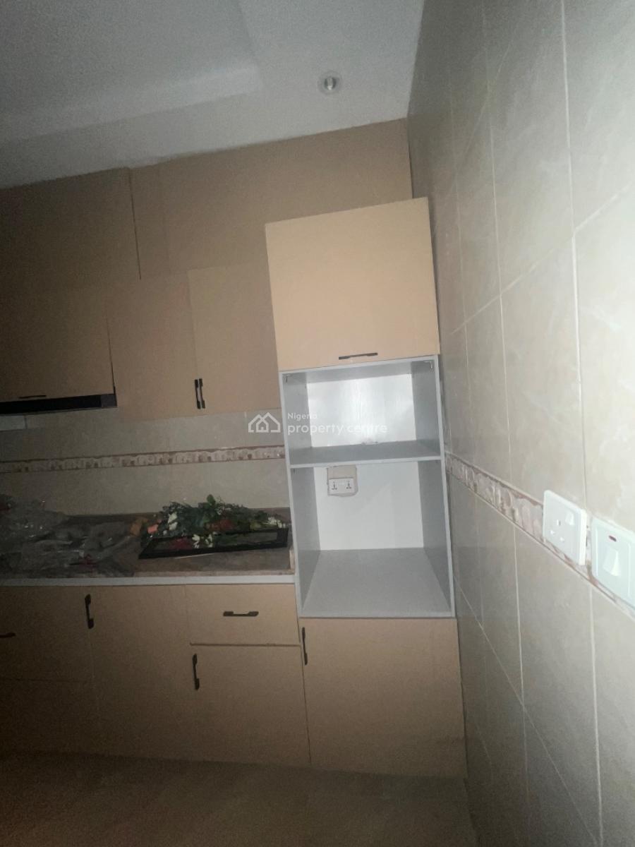 Spacious En-suite Semi Masters Bedroom, Chevron Lekki, Lekki, Lagos, Self Contain (single Rooms) for Rent