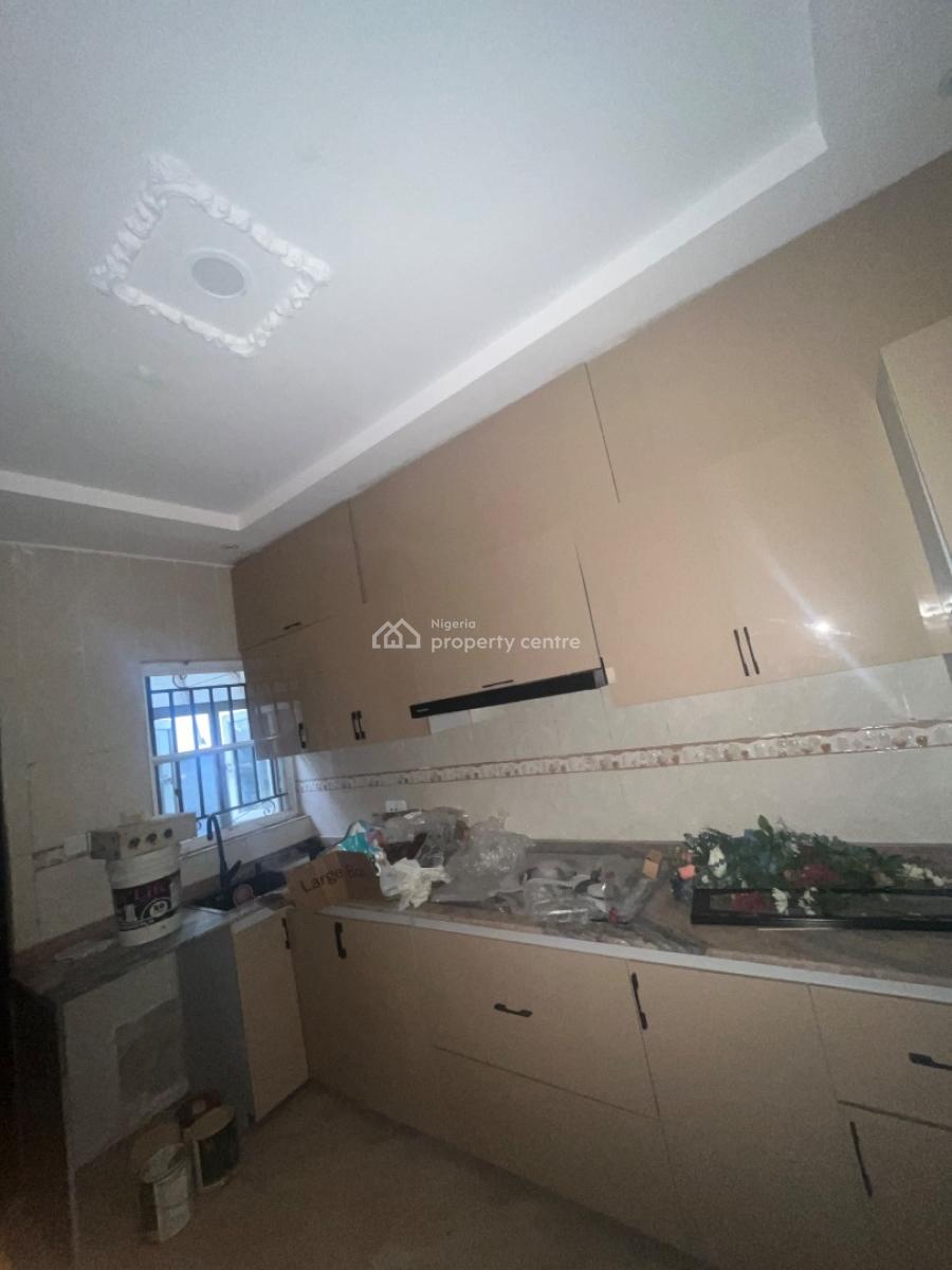 Spacious En-suite Semi Masters Bedroom, Chevron Lekki, Lekki, Lagos, Self Contain (single Rooms) for Rent