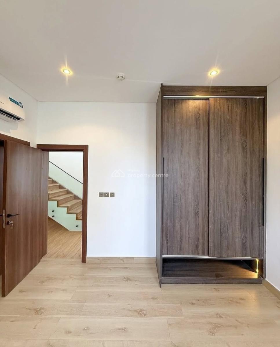 5, Pinnock Beach Estate, Before Chevron Drive 2nd Toll, Osapa, Lekki, Lagos, House for Rent