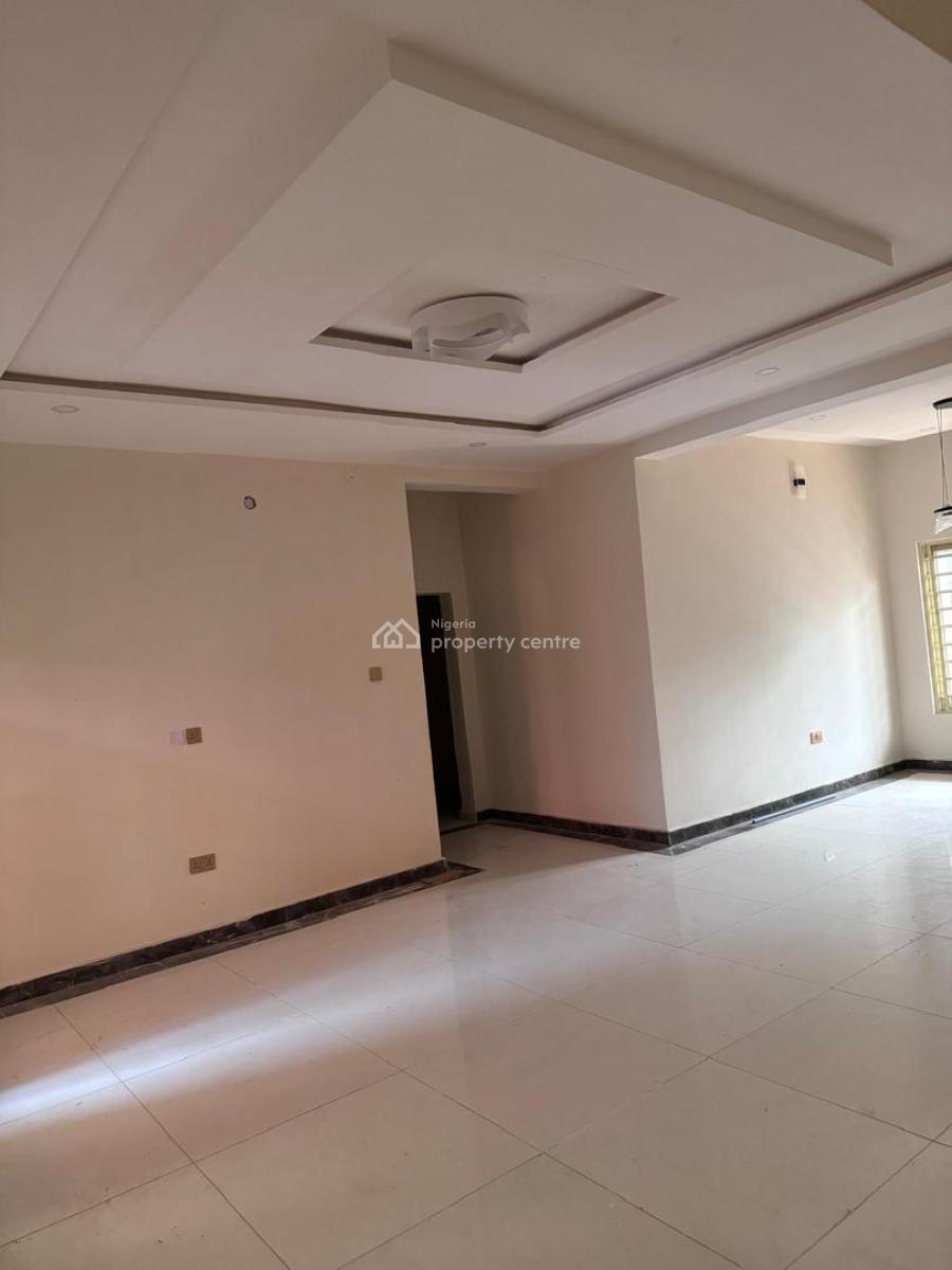 Well Maintained 3 Bedroom Flat, Monastery Road, Back of Shoprite, Sangotedo, Ajah, Lagos, Flat / Apartment for Rent