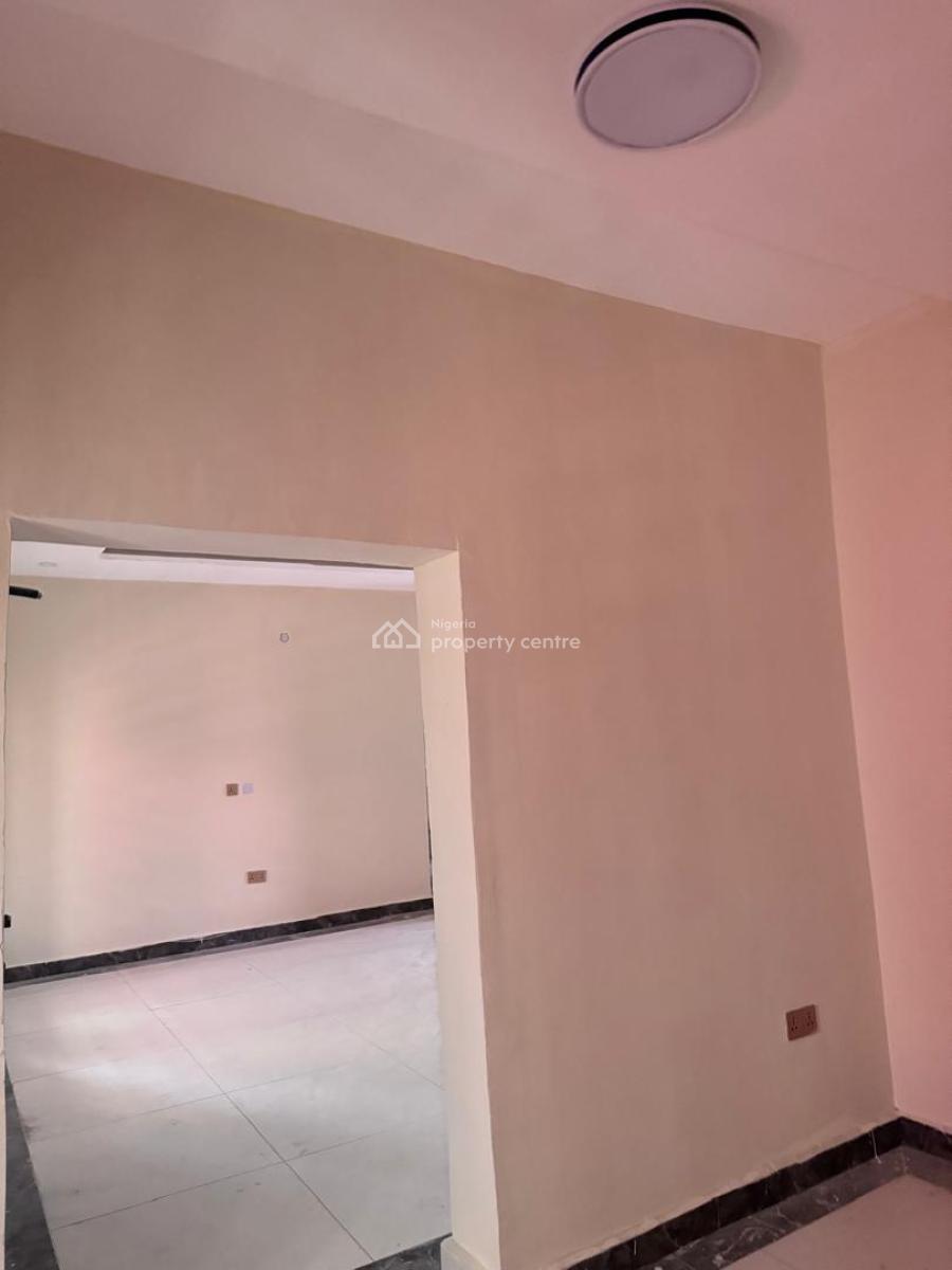 Well Maintained 3 Bedroom Flat, Monastery Road, Back of Shoprite, Sangotedo, Ajah, Lagos, Flat / Apartment for Rent