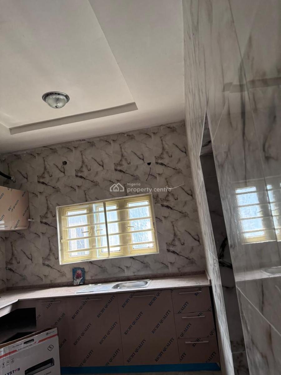 Well Maintained 3 Bedroom Flat, Monastery Road, Back of Shoprite, Sangotedo, Ajah, Lagos, Flat / Apartment for Rent