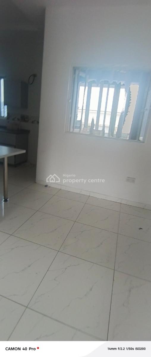 Beautiful Two Bedroom Flat Upstairs in Bera Estate Off Chevron Drive, Bera Estate, Lekki, Lagos, Flat / Apartment for Rent