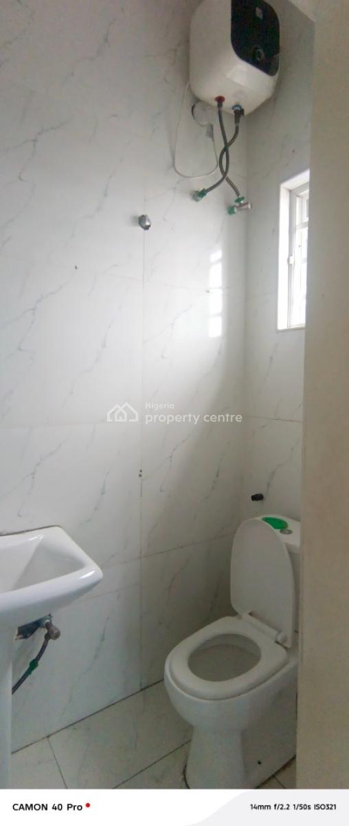 Clean Two Bedroom Flat in Chevron, Bera Estate, Lekki, Lagos, Flat / Apartment for Rent