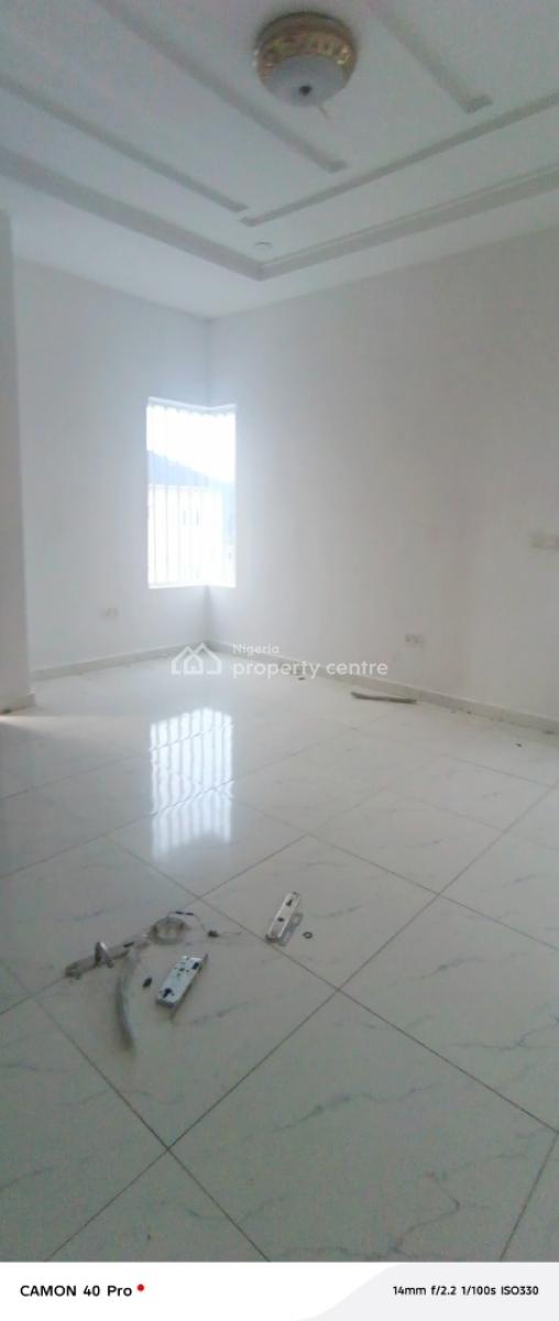 Clean Two Bedroom Flat in Chevron, Bera Estate, Lekki, Lagos, Flat / Apartment for Rent