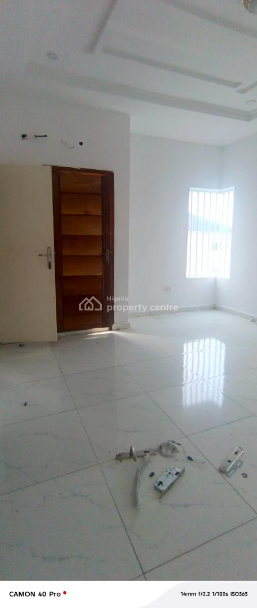 Clean Two Bedroom Flat in Chevron, Bera Estate, Lekki, Lagos, Flat / Apartment for Rent