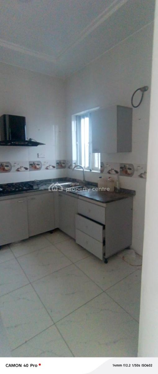 Clean Two Bedroom Flat in Chevron, Bera Estate, Lekki, Lagos, Flat / Apartment for Rent