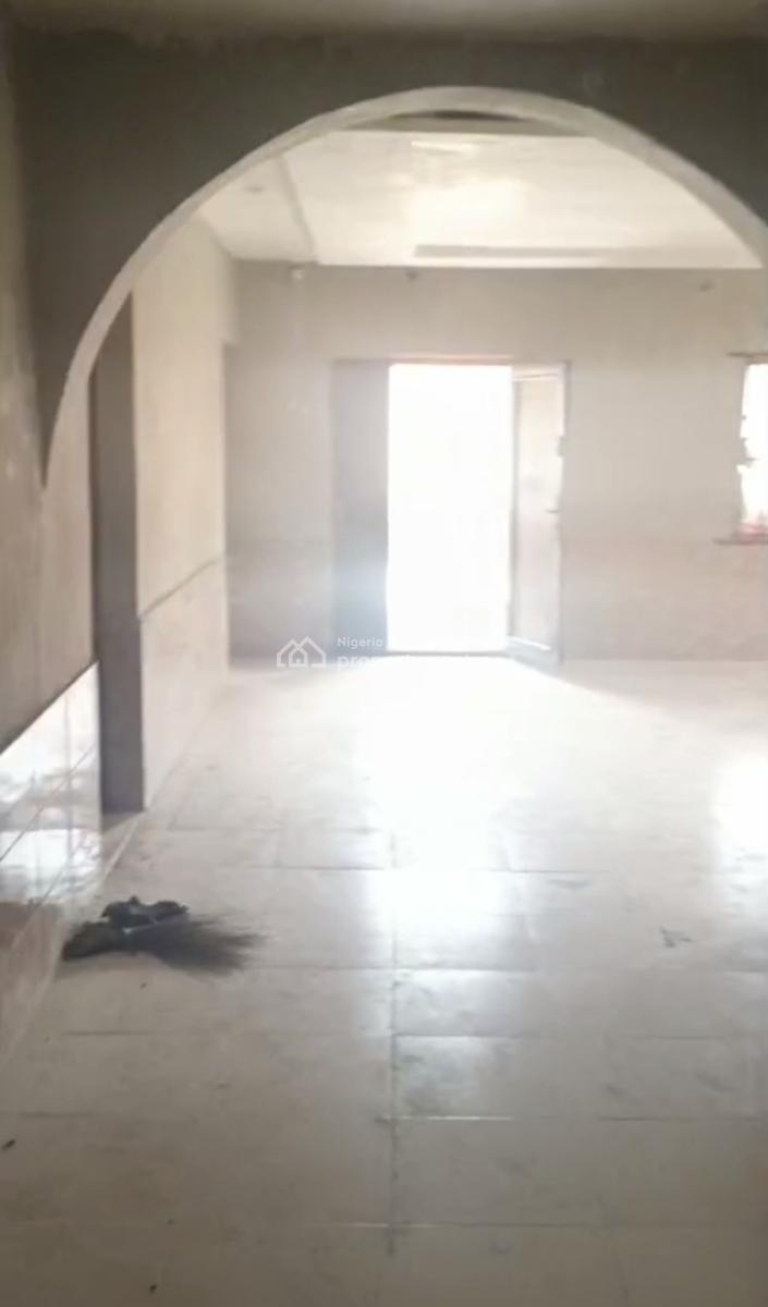 Standard Spacious 3 Bedroom Apartment, Ojokoro, Ifako-ijaiye, Lagos, Flat / Apartment for Rent
