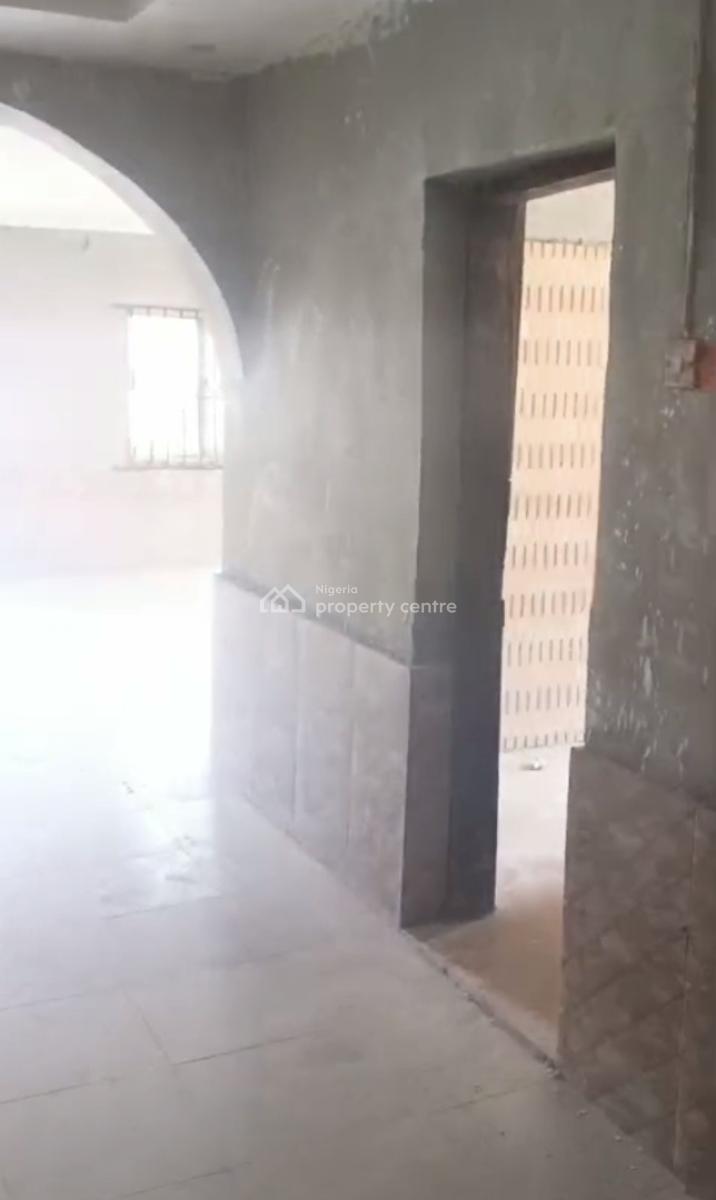 Standard Spacious 3 Bedroom Apartment, Ojokoro, Ifako-ijaiye, Lagos, Flat / Apartment for Rent