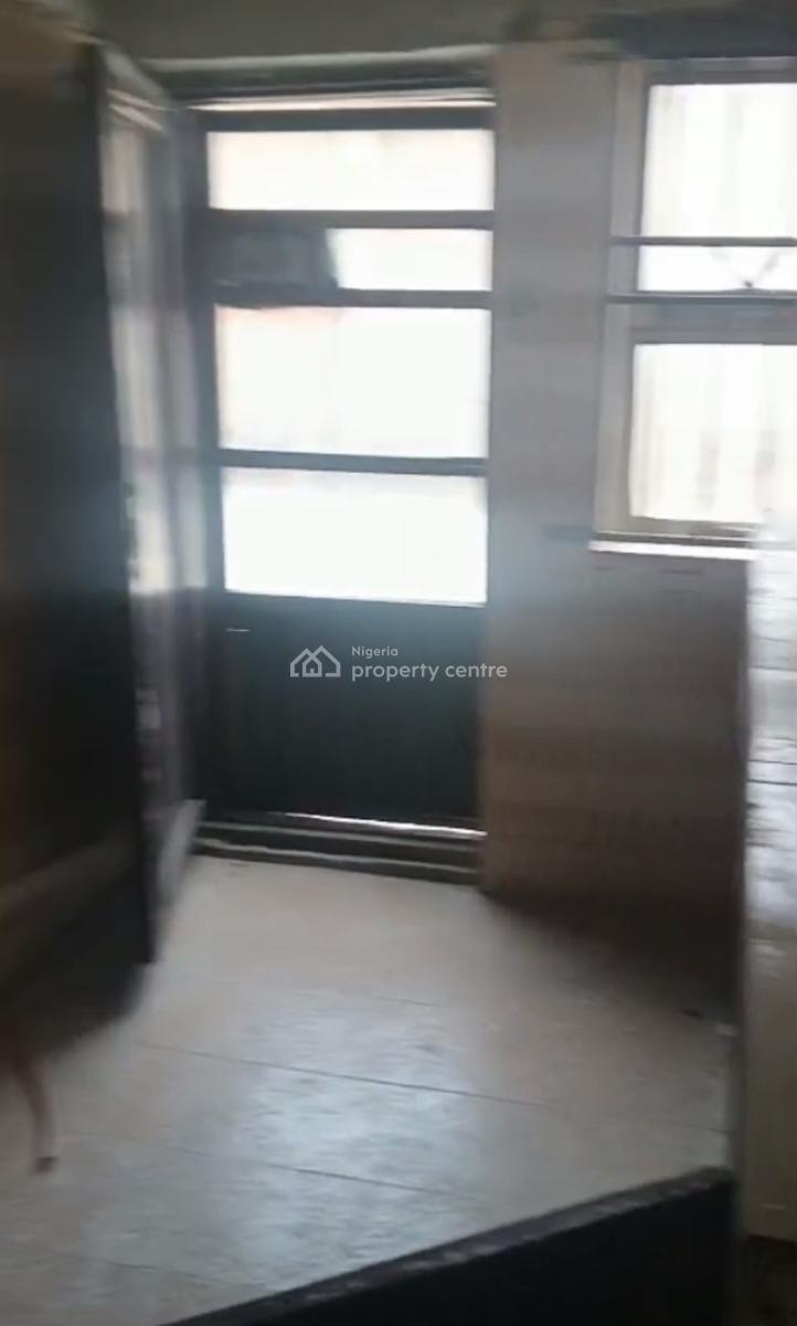 Standard Spacious 3 Bedroom Apartment, Ojokoro, Ifako-ijaiye, Lagos, Flat / Apartment for Rent