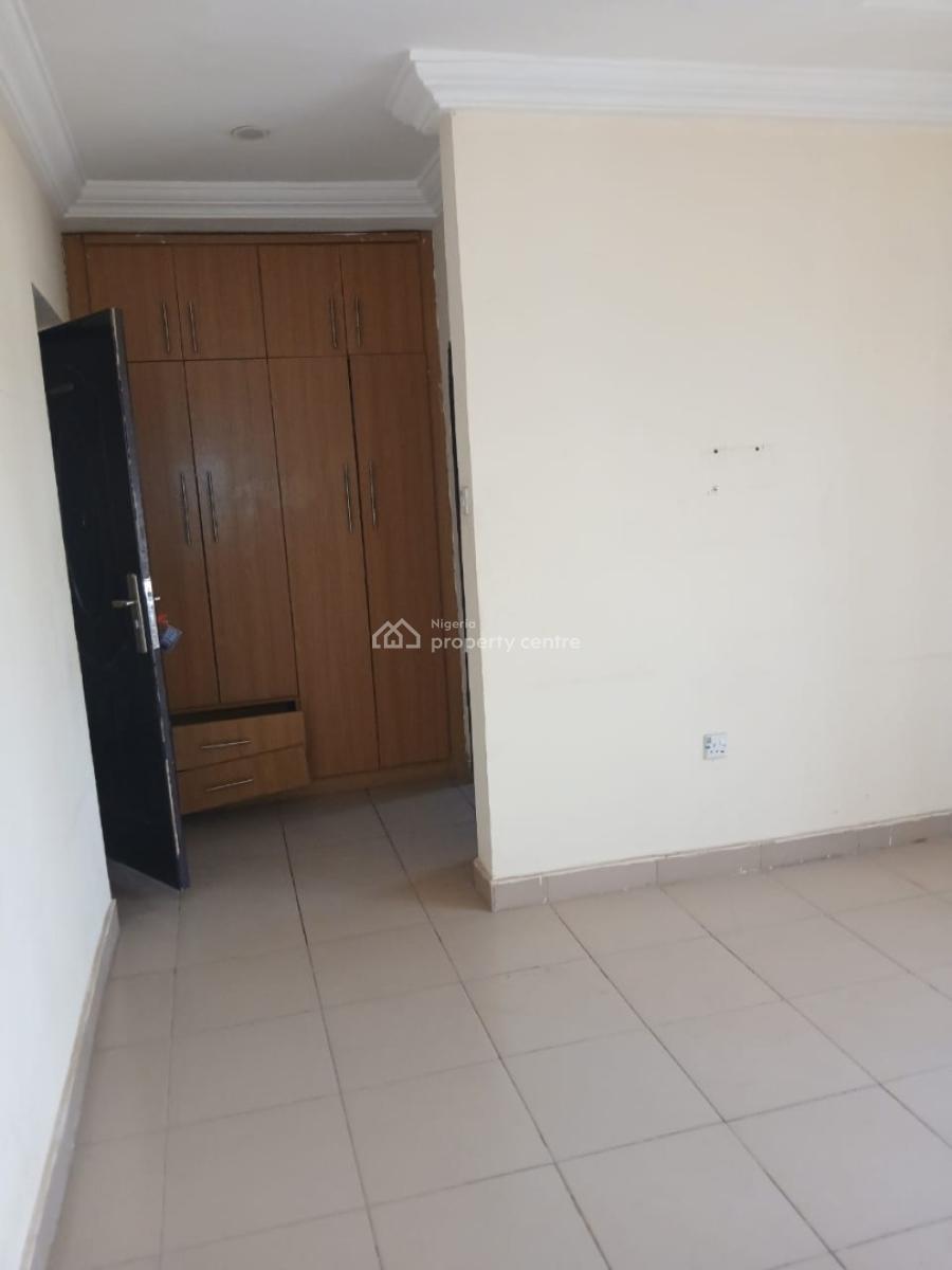 Spacious 3-bedroom Apartment, Close to Bannex Bridge, Mabushi, Abuja, Flat / Apartment for Rent