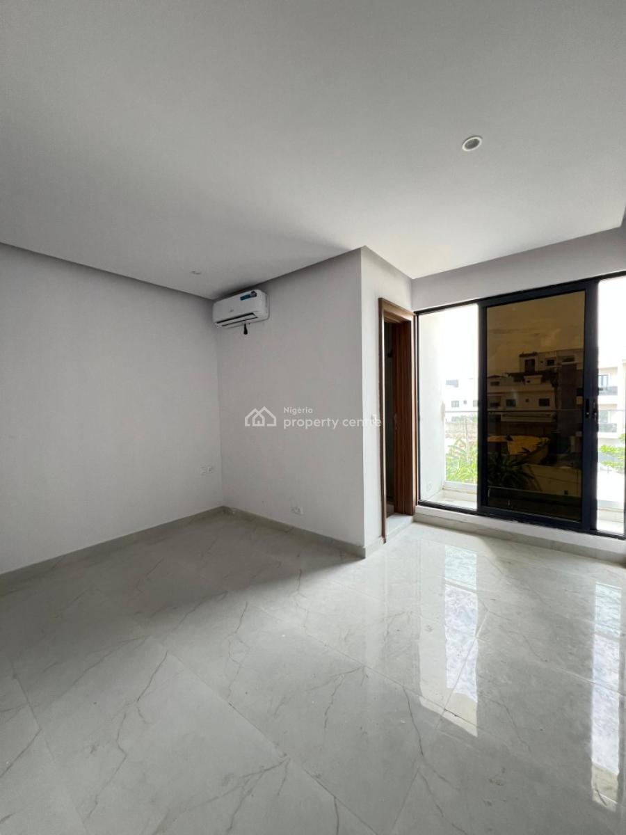 Spacious 3 Bedroom Apartment with an Elevator in Ikoyi, Ikoyi, Ikoyi, Lagos, Flat / Apartment for Sale
