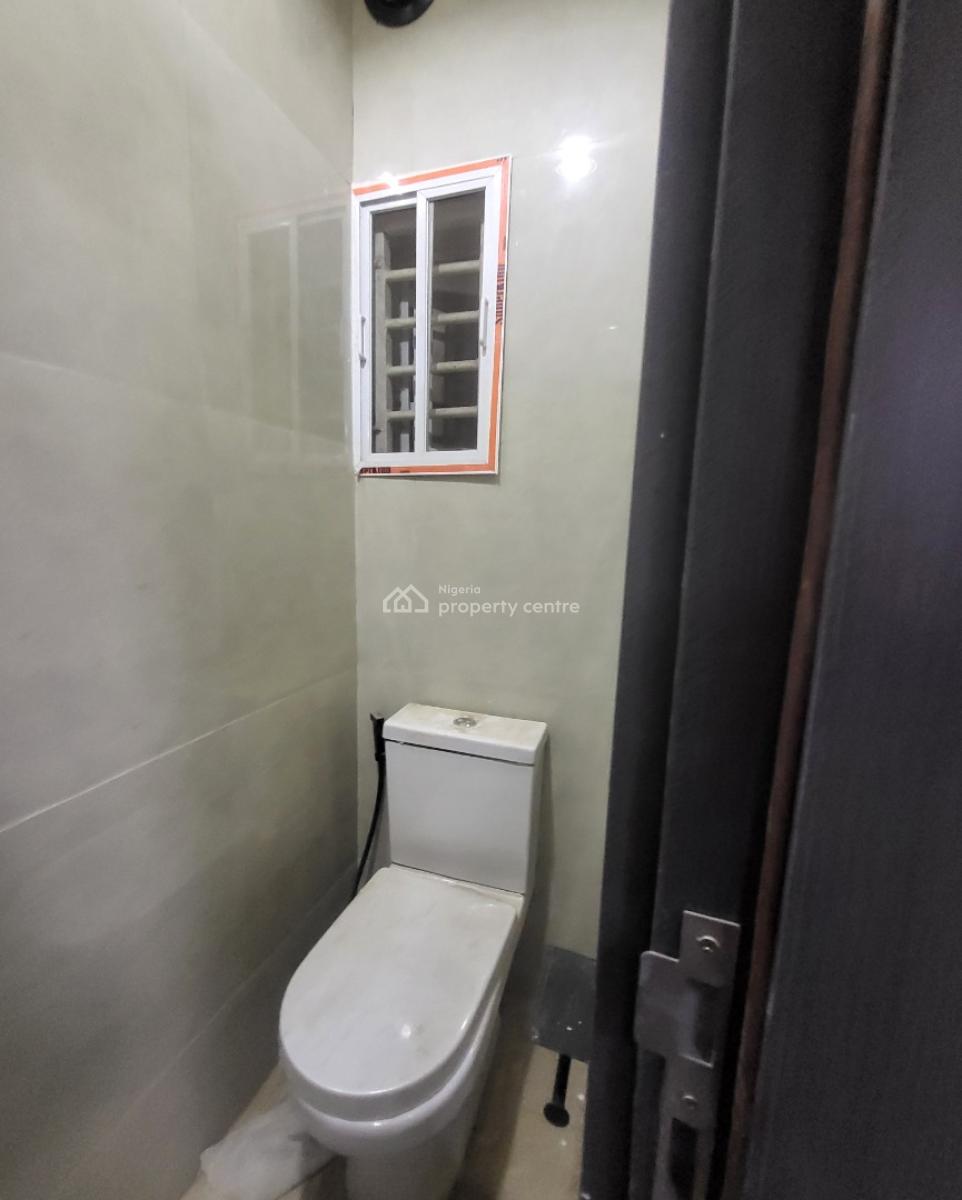Luxurious Massive Brand New 3 Bedroom Flat, Nnpc Estate, Wuye, Abuja, Flat / Apartment for Rent