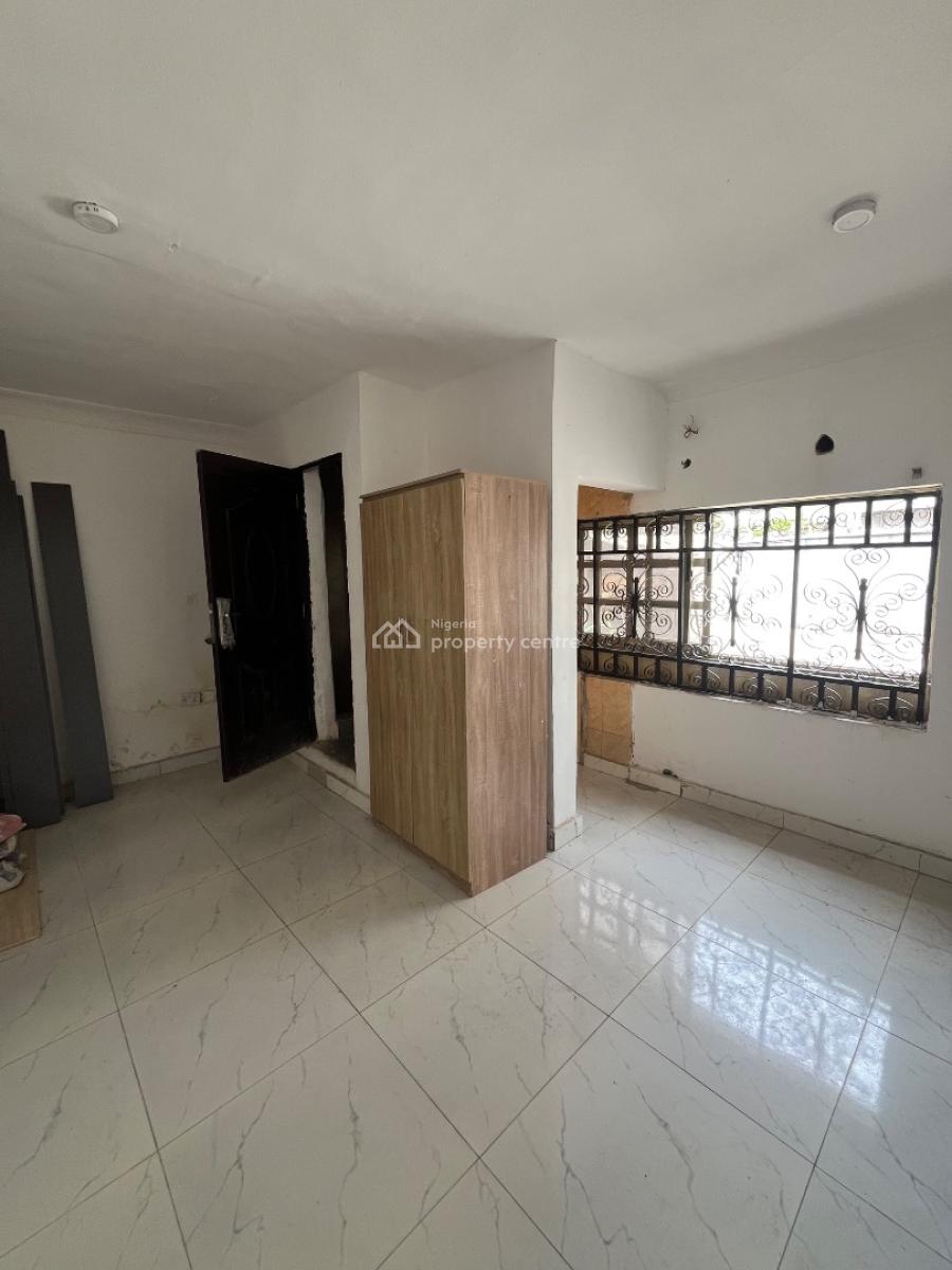 Standard 2bed Apartment in Lekki Phase 1, Lekki Phase 1, Lekki, Lagos, Flat / Apartment for Rent
