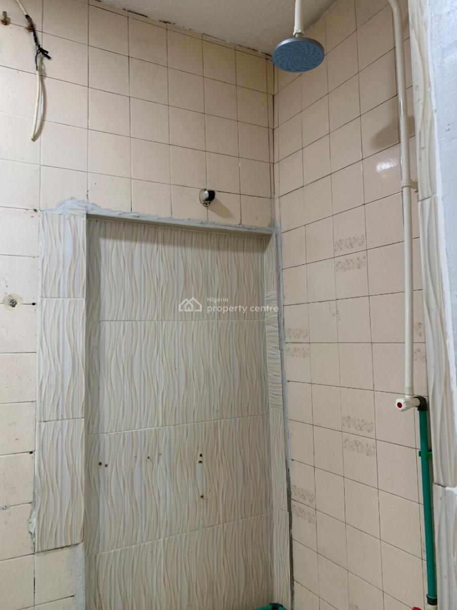Hot Spacious Self Contain in Lekki Phase1, Off Road 14, Lekki Phase 1, Lekki, Lagos, Self Contain (single Rooms) for Rent
